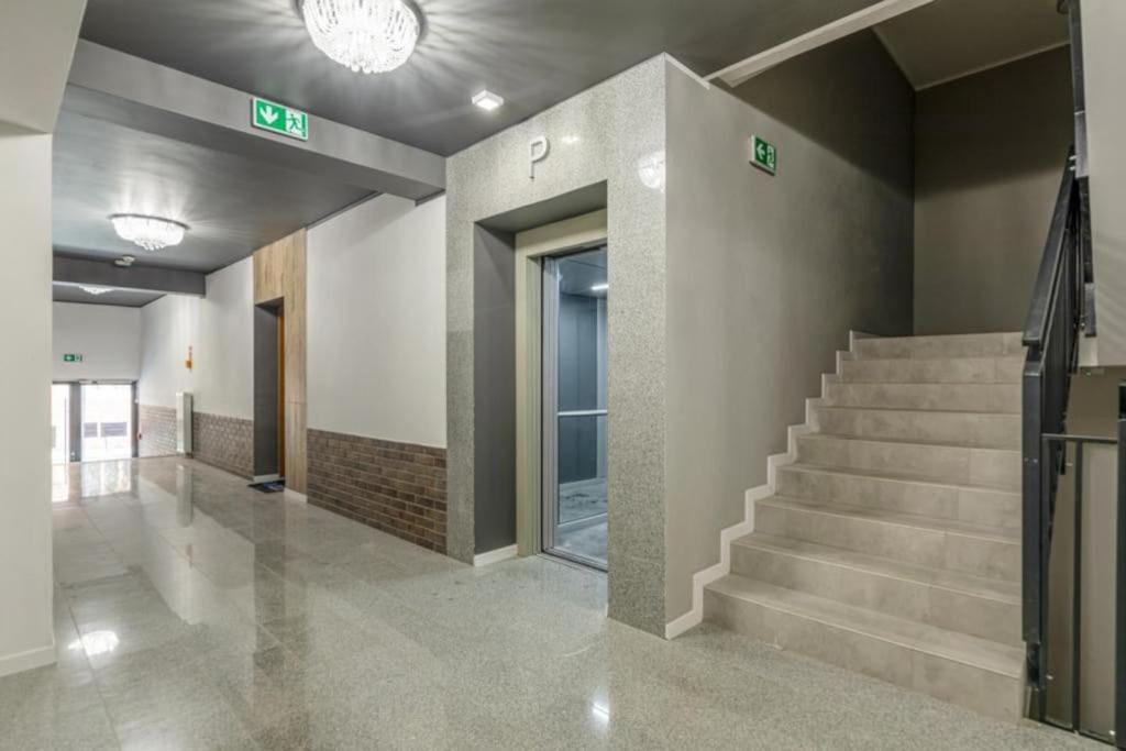 Modern Riverside Apartment With Free Parking Space Szczecin Exterior foto