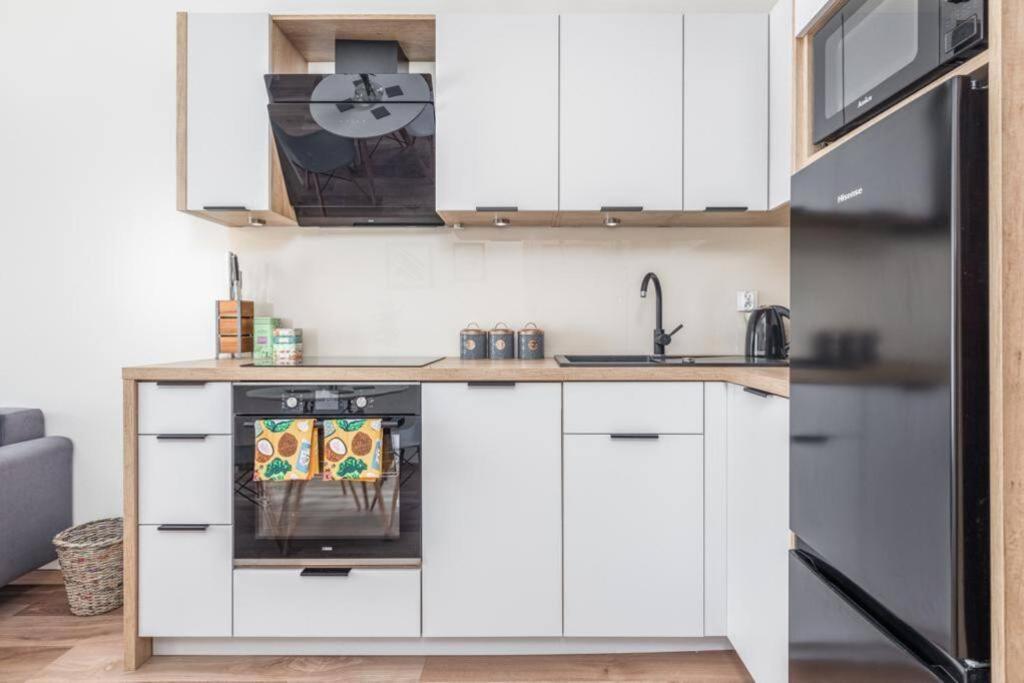 Modern Riverside Apartment With Free Parking Space Szczecin Exterior foto